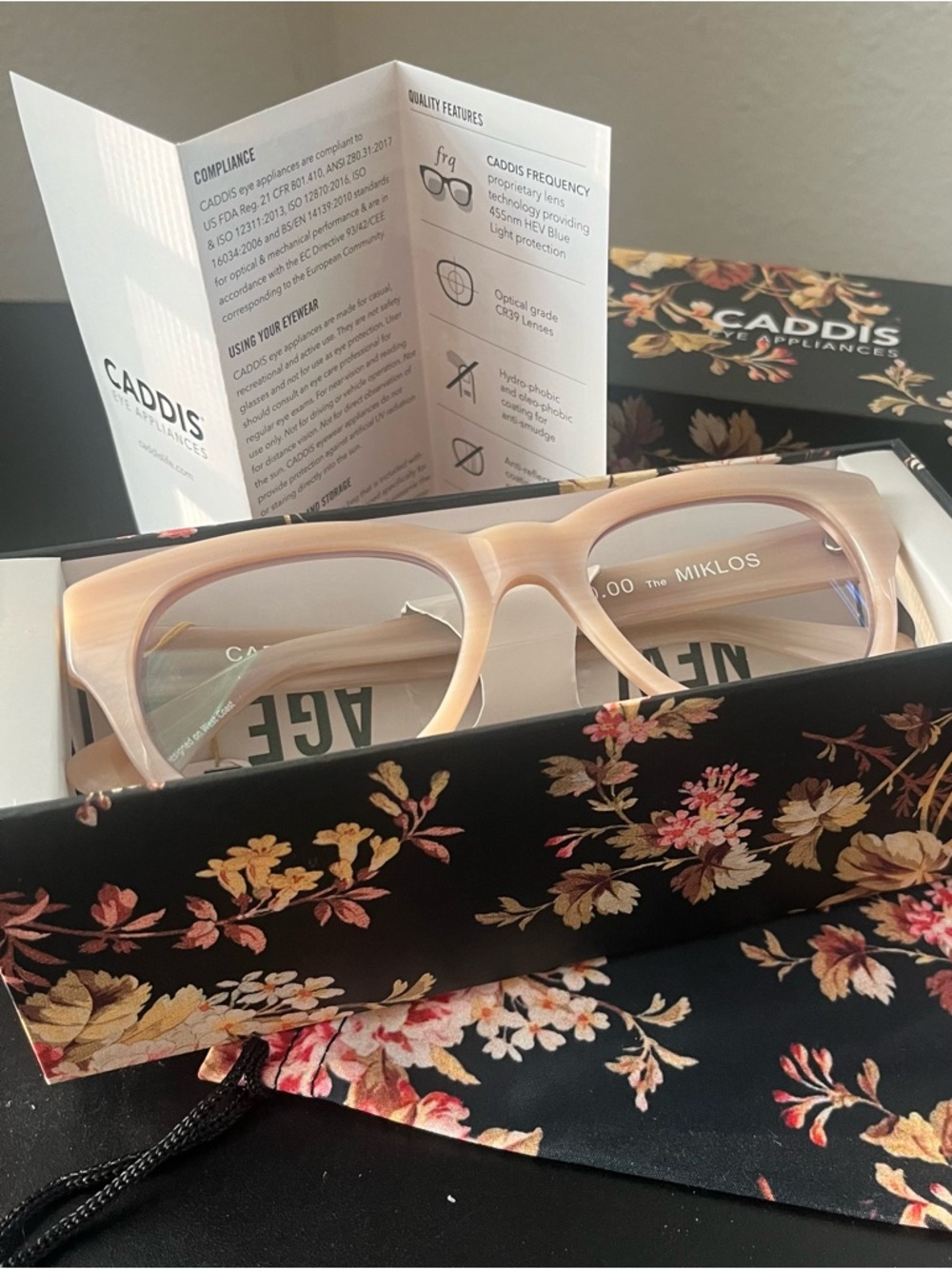 CADDIS ( 1.00 ) "The Miklos"D28 Molded Cream Glasses Readers NEW Unisex Reading